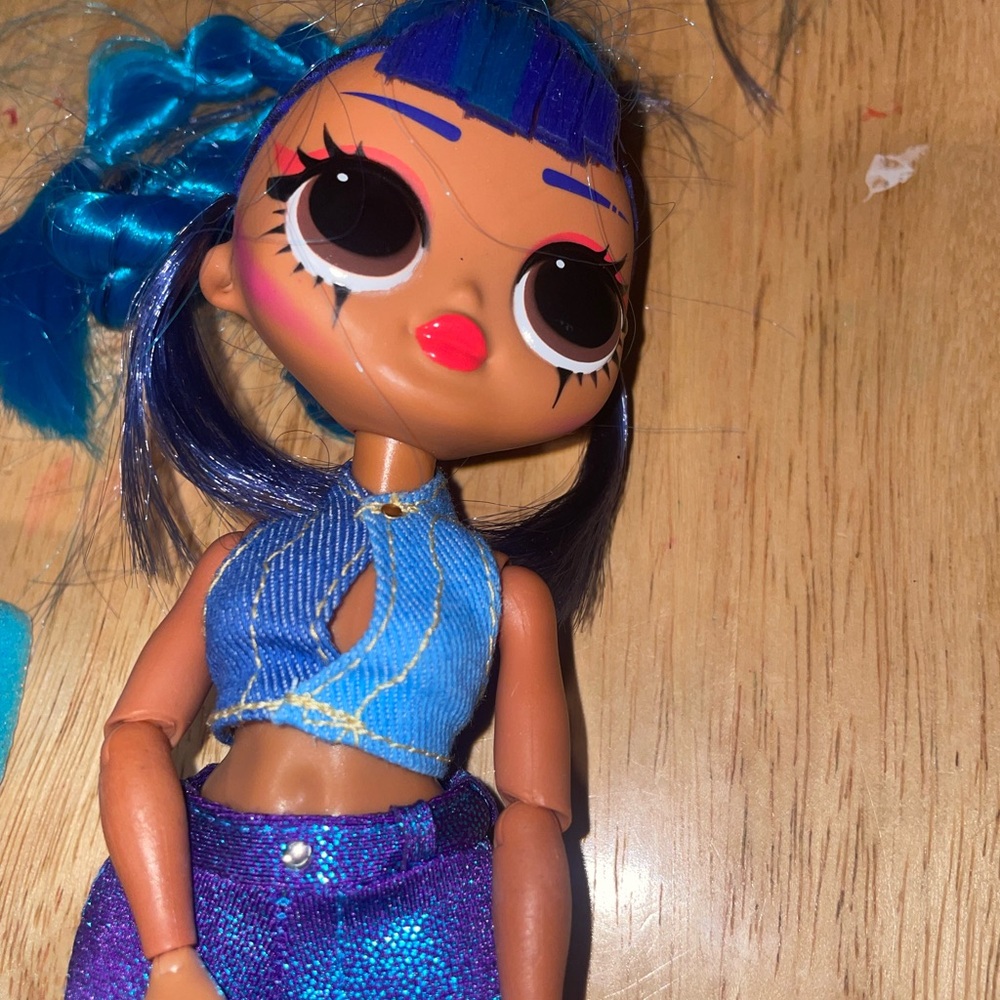 L.O.L. Surprise! Doll with Blue Hair, Purple Outfit